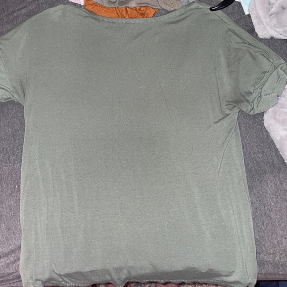 Green kids t-shirt, size large - Picture 2 of 2